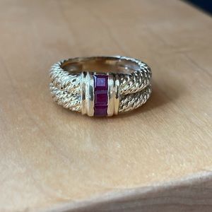 David Yurman 18k Gold Ring w Rubies Size 6.5